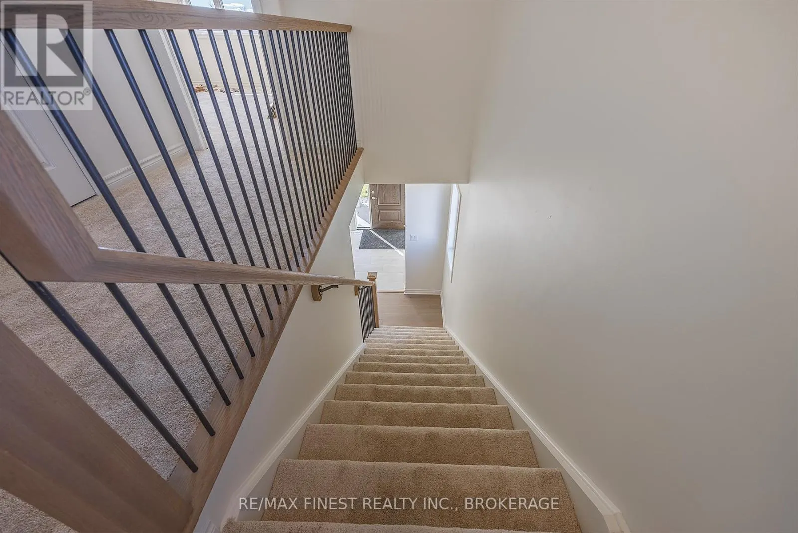 215 HERITAGE PARK DRIVE