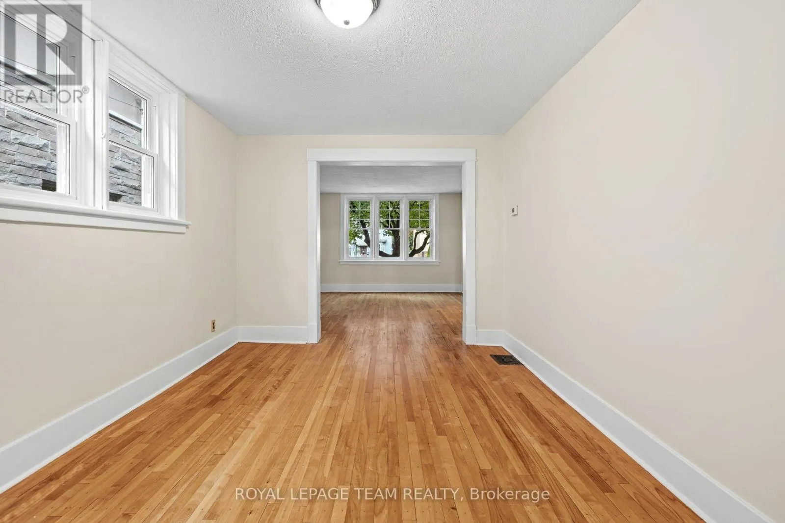 208 HOLLAND AVENUE