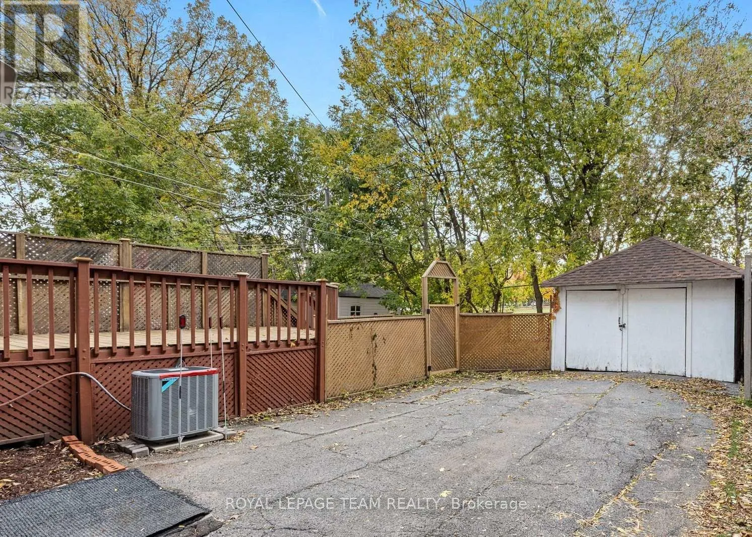 208 HOLLAND AVENUE