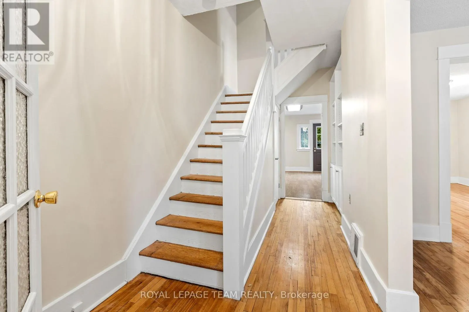 208 HOLLAND AVENUE