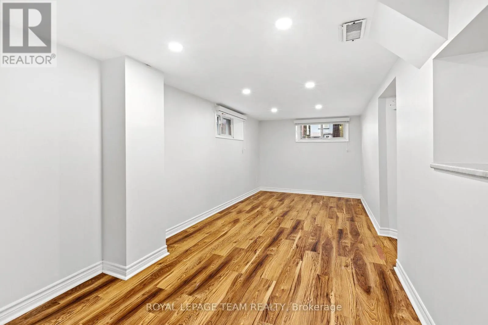 208 HOLLAND AVENUE