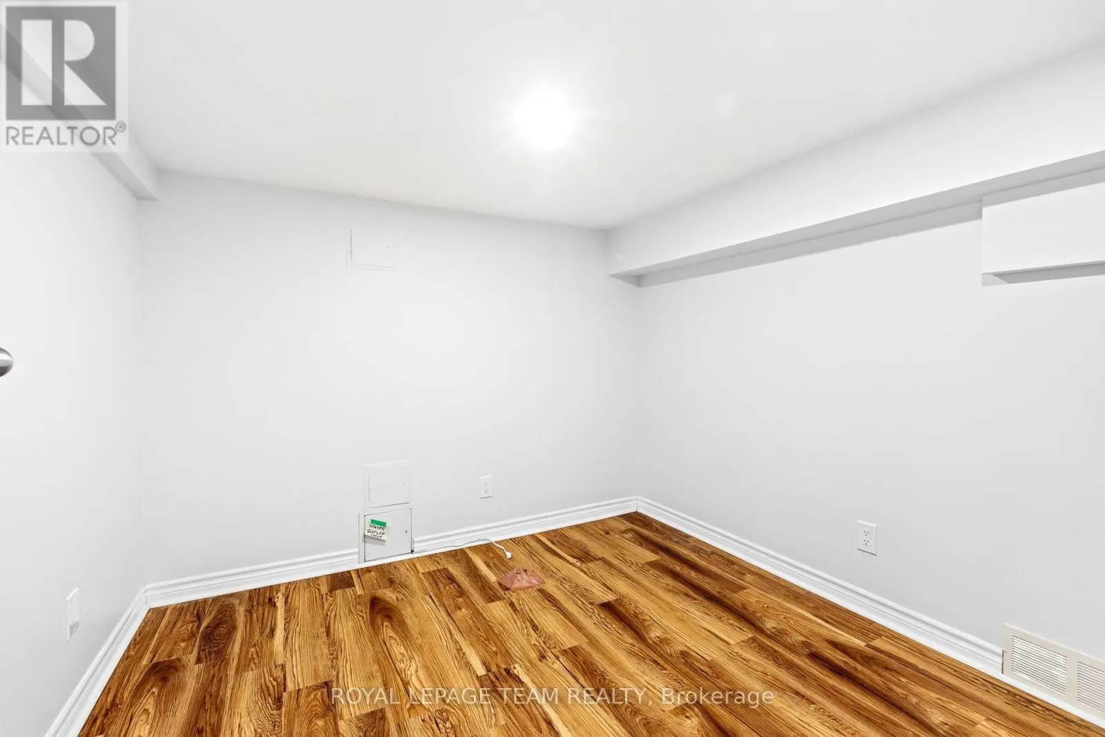 208 HOLLAND AVENUE