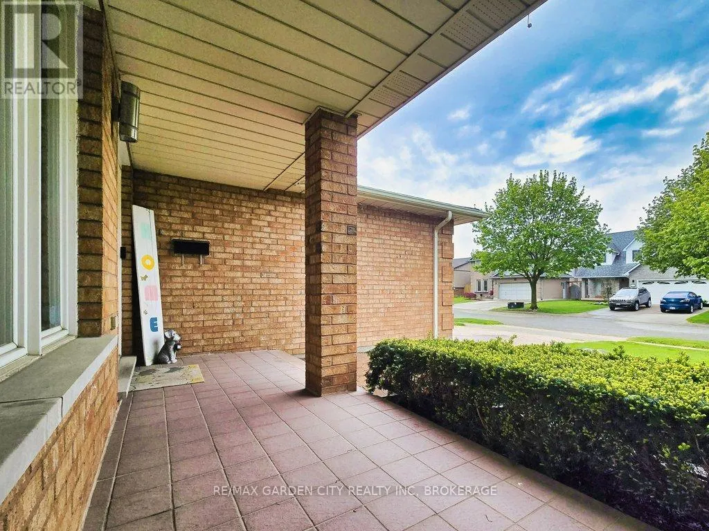 20 CONSIGLIA DRIVE