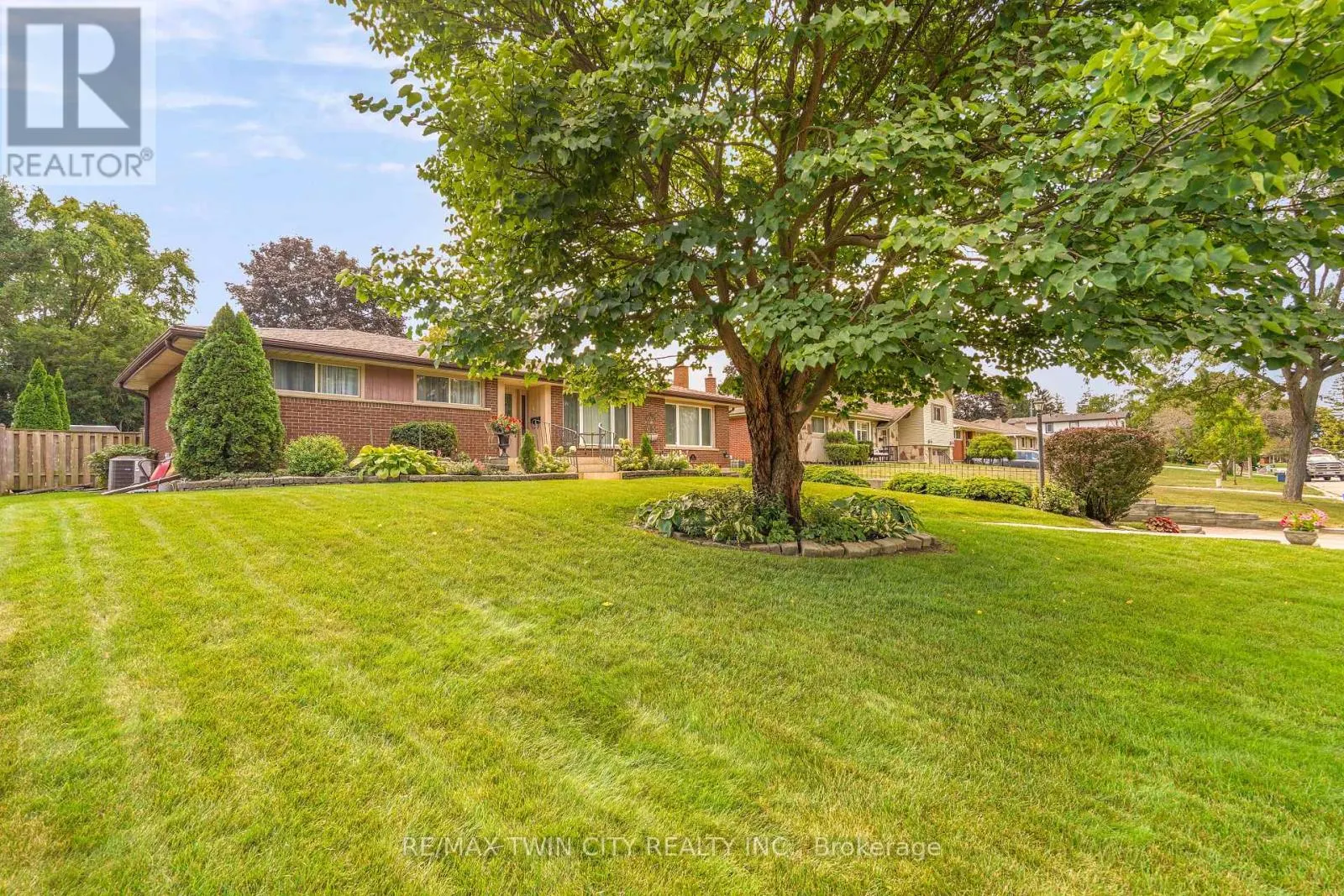 25 BRIER CRESCENT