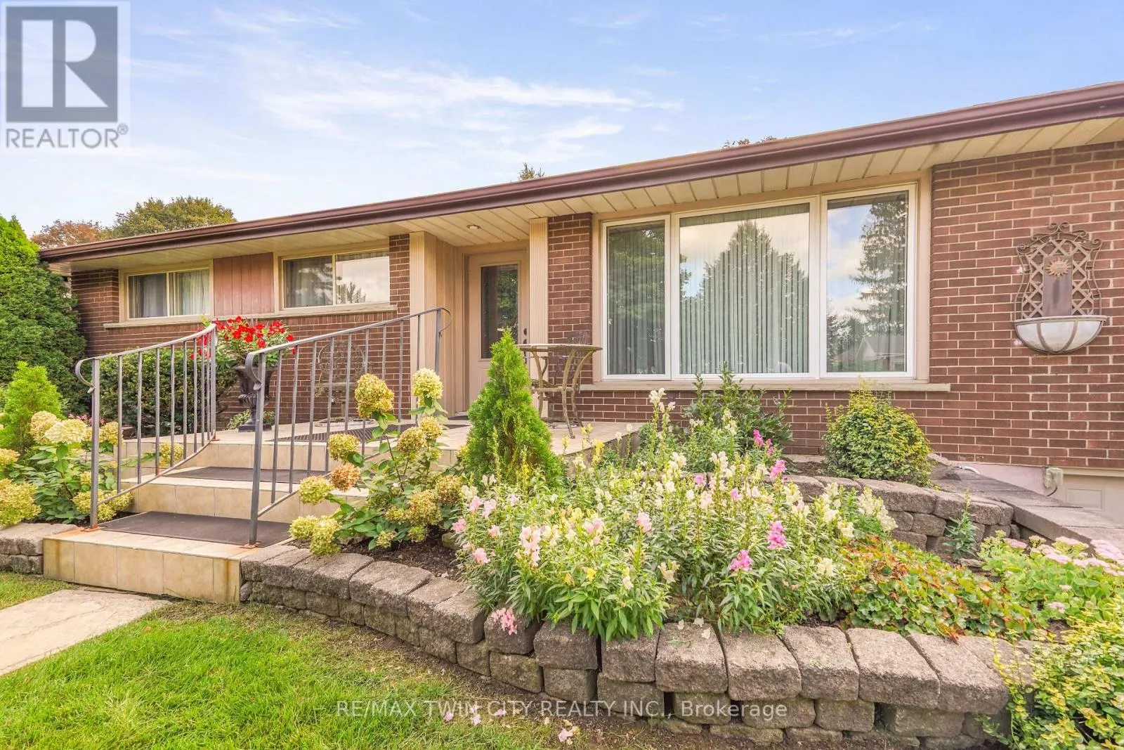 25 BRIER CRESCENT