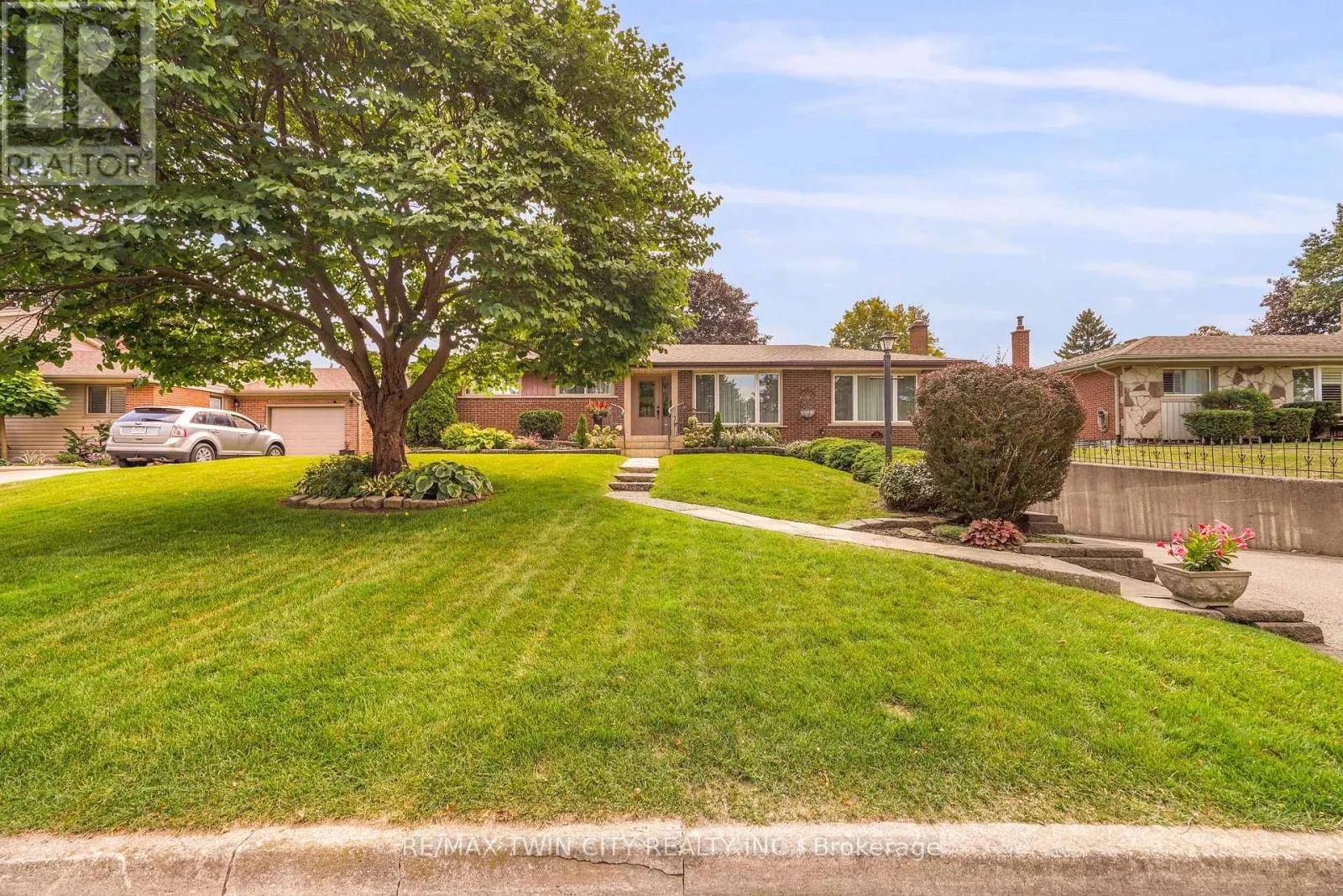 25 BRIER CRESCENT