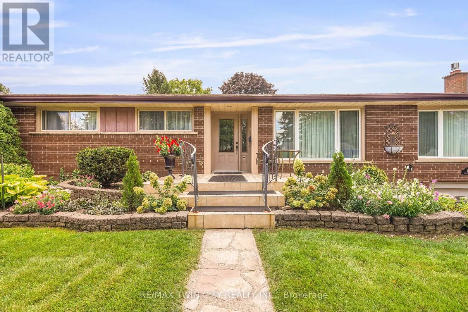 25 BRIER CRESCENT