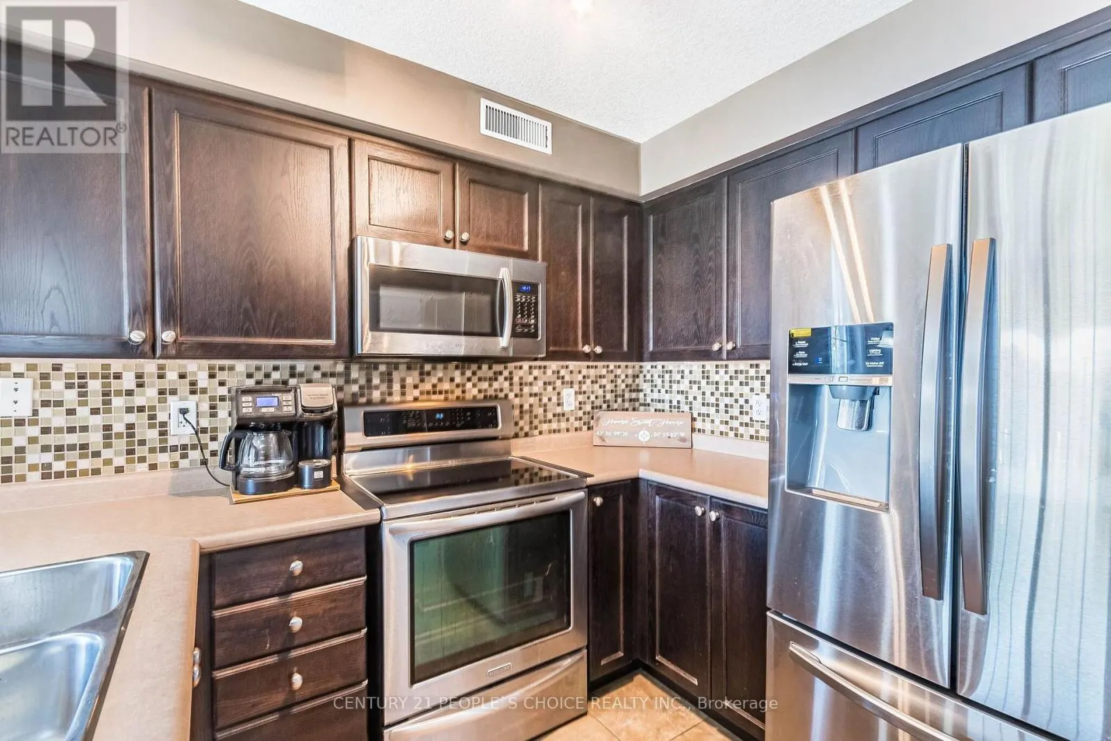 9 - 35 MOUNTFORD DRIVE