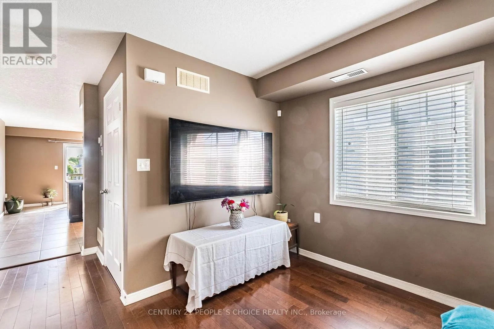 9 - 35 MOUNTFORD DRIVE