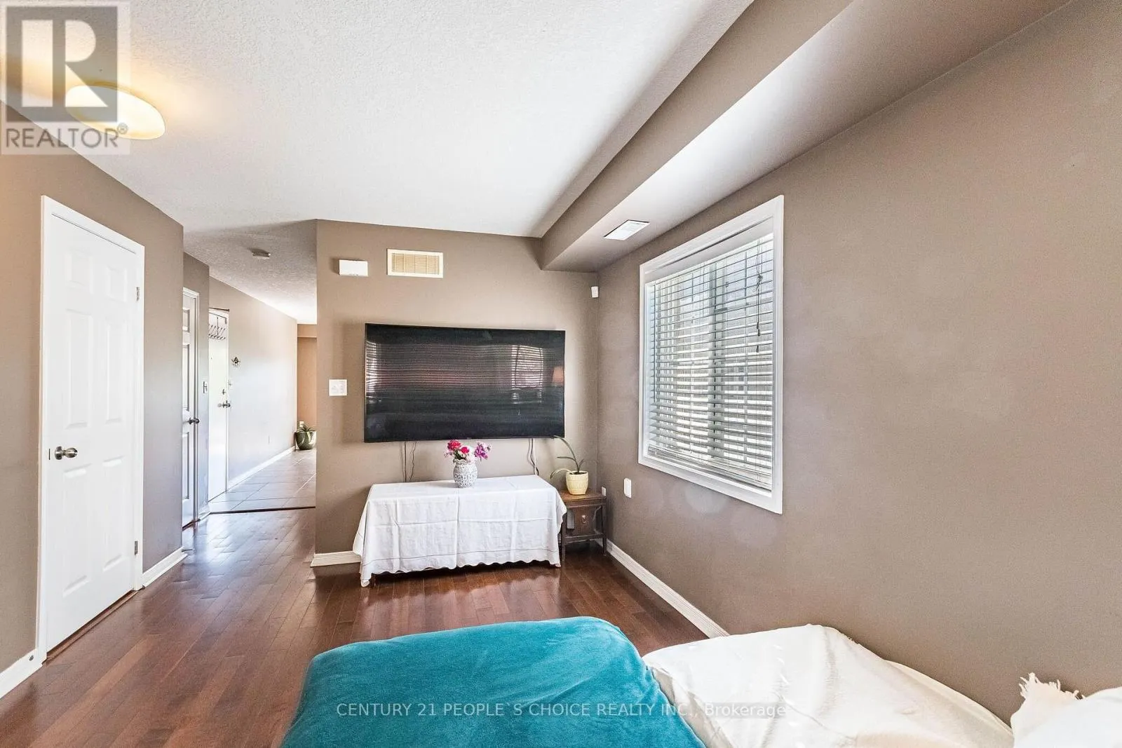 9 - 35 MOUNTFORD DRIVE