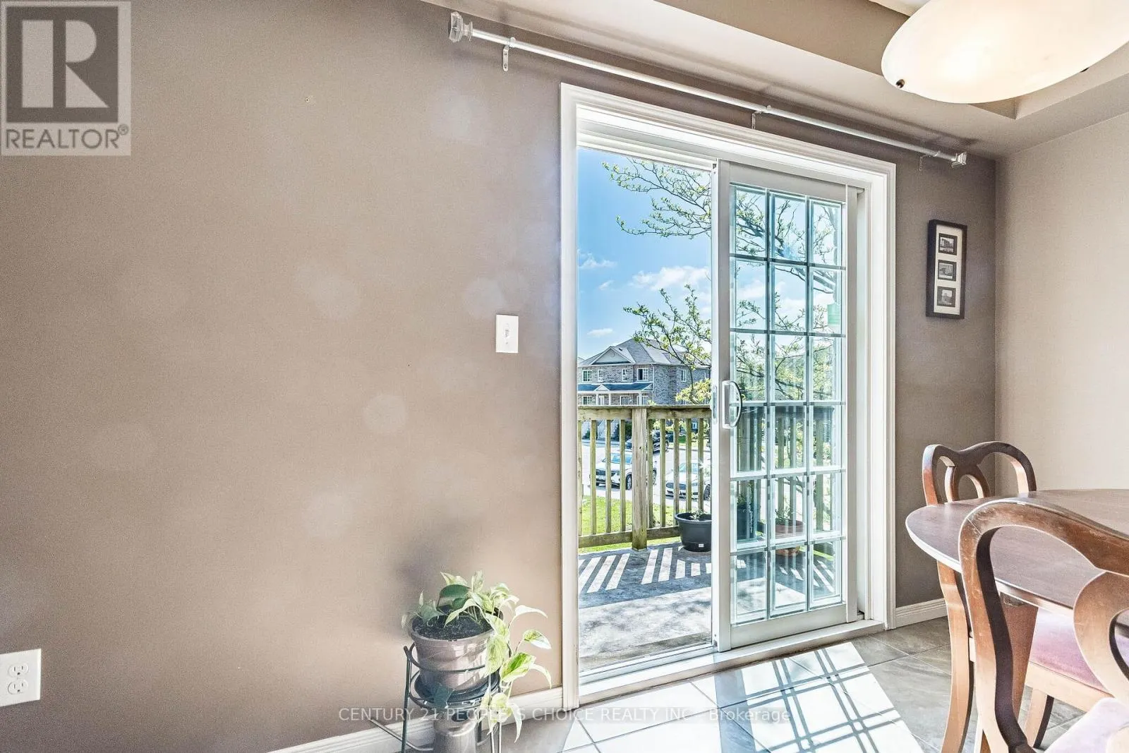 9 - 35 MOUNTFORD DRIVE