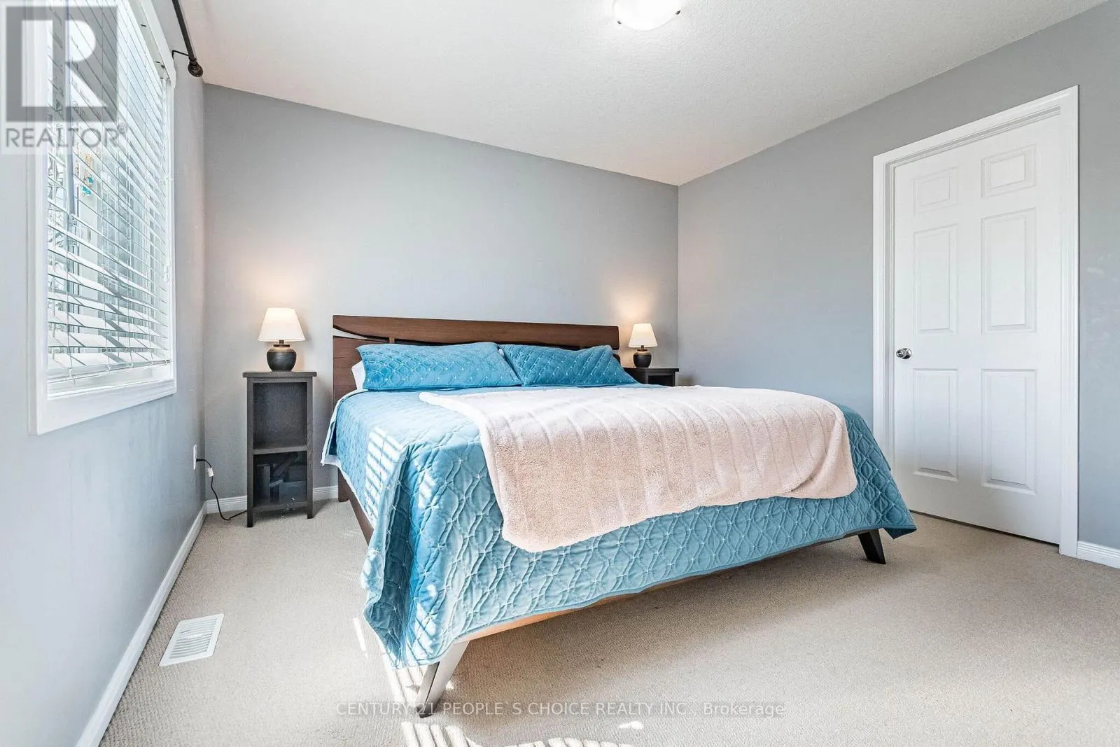 9 - 35 MOUNTFORD DRIVE