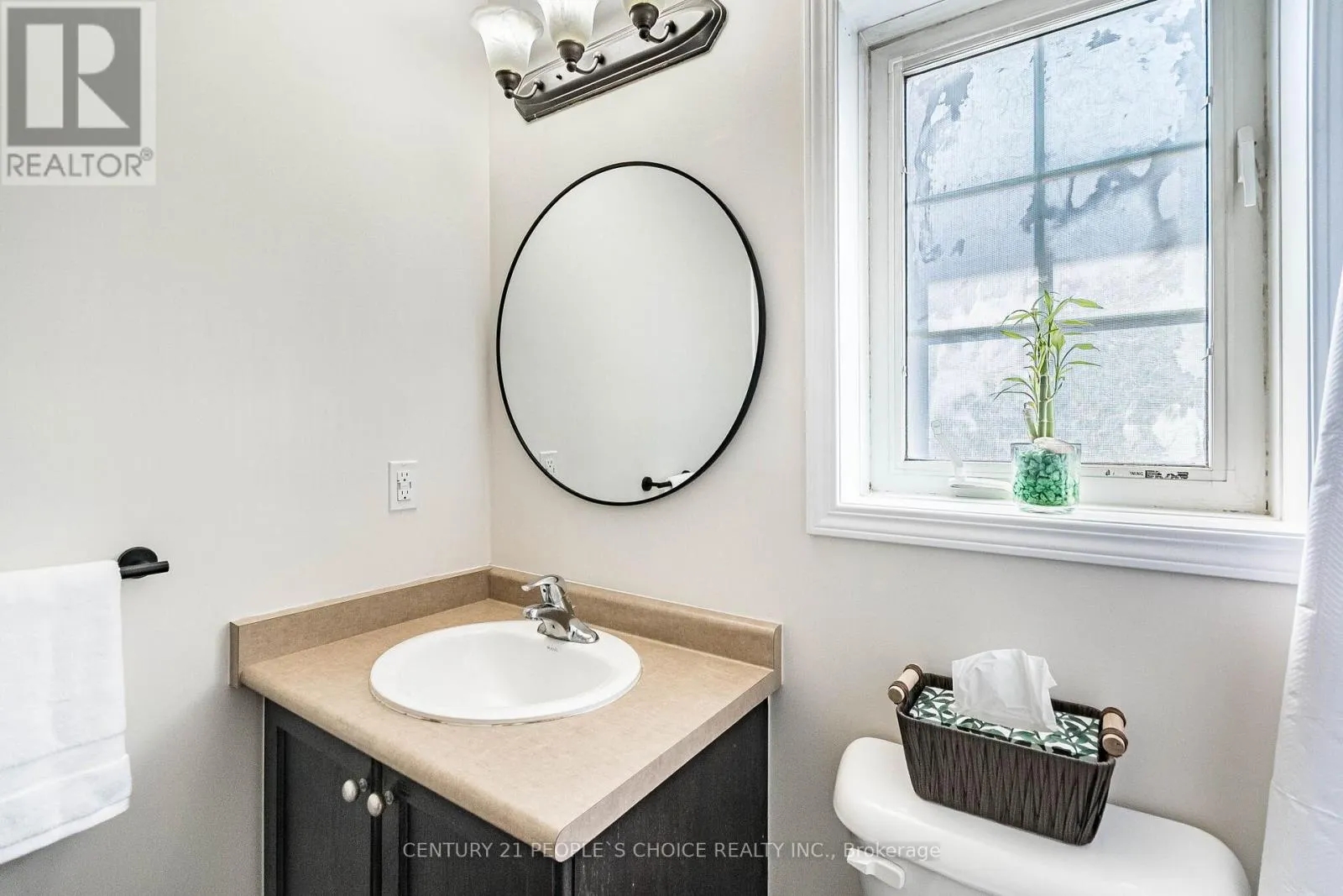 9 - 35 MOUNTFORD DRIVE