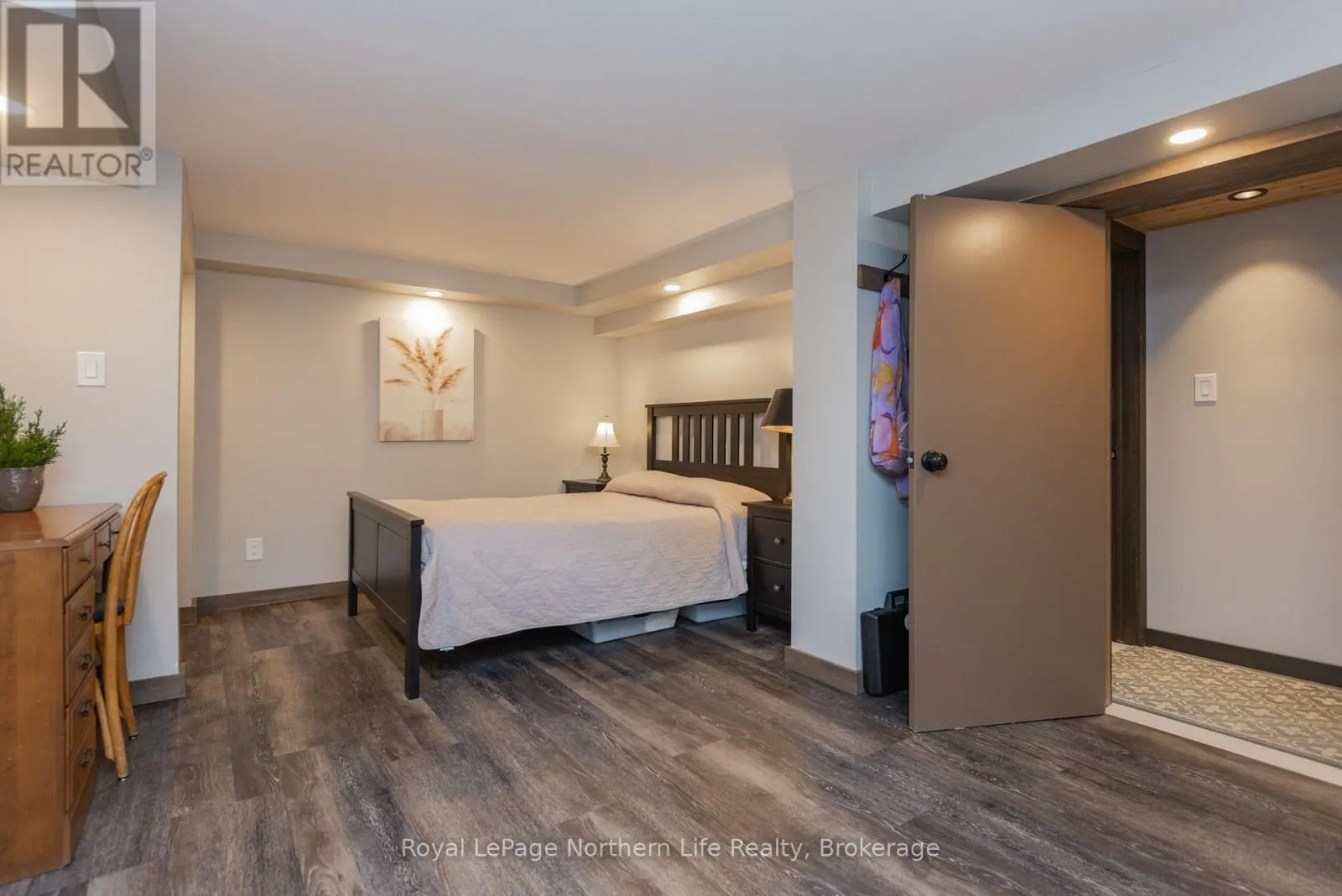 797 MCINTYRE STREET W