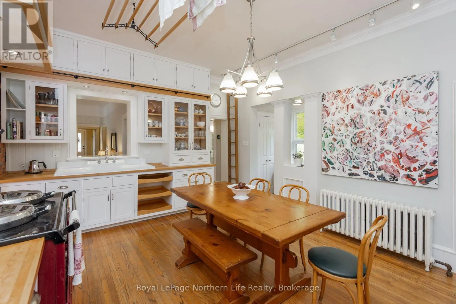 797 MCINTYRE STREET W