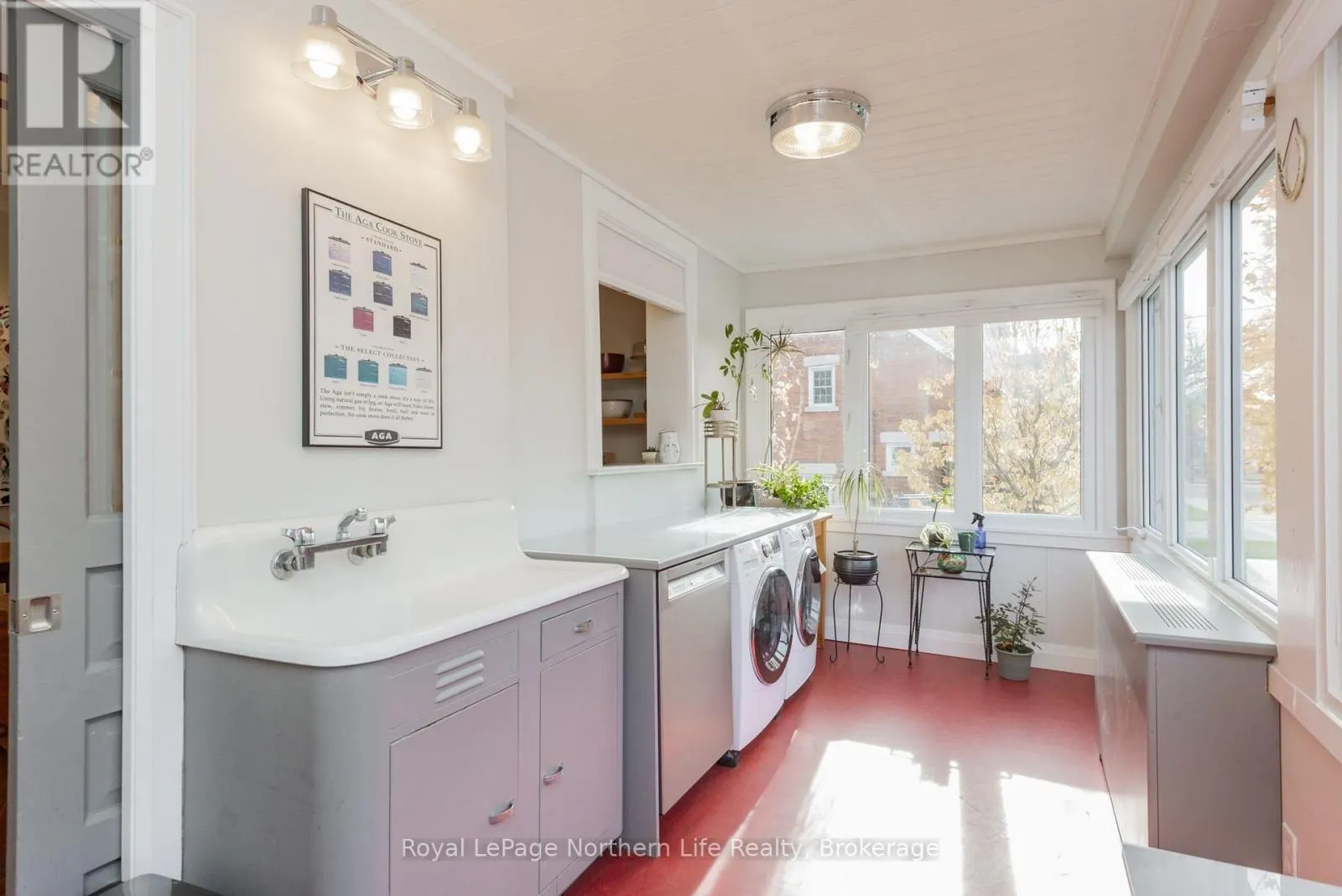 797 MCINTYRE STREET W