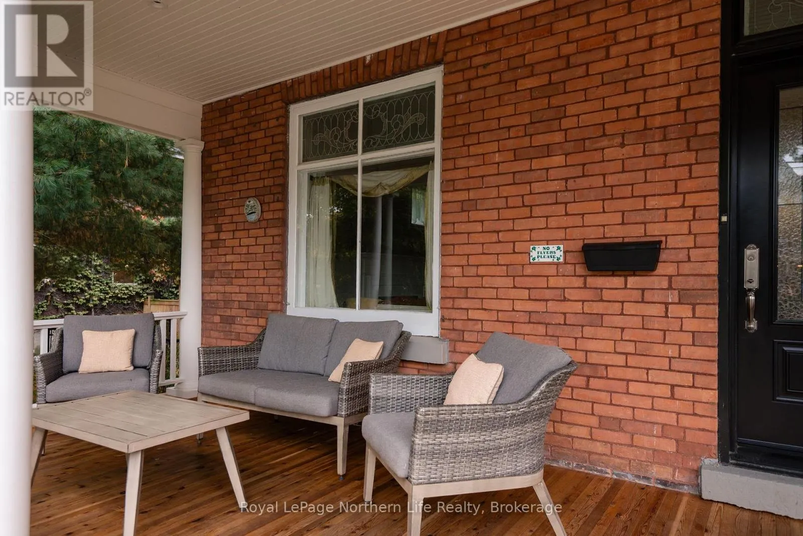 797 MCINTYRE STREET W