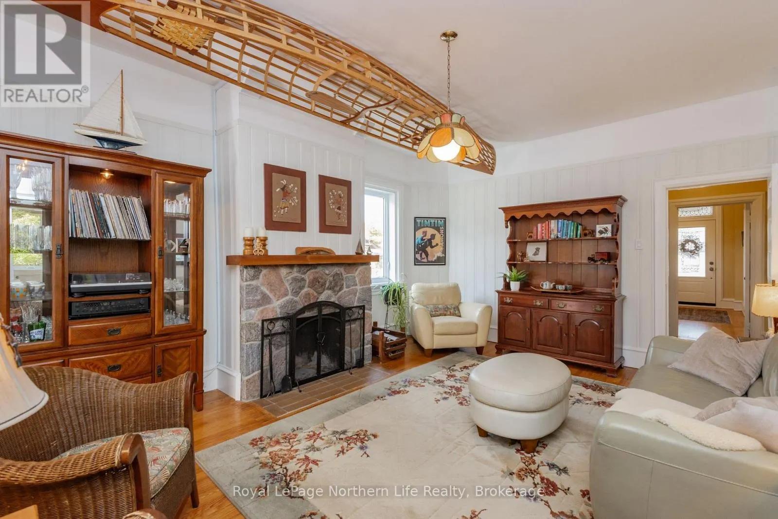 797 MCINTYRE STREET W