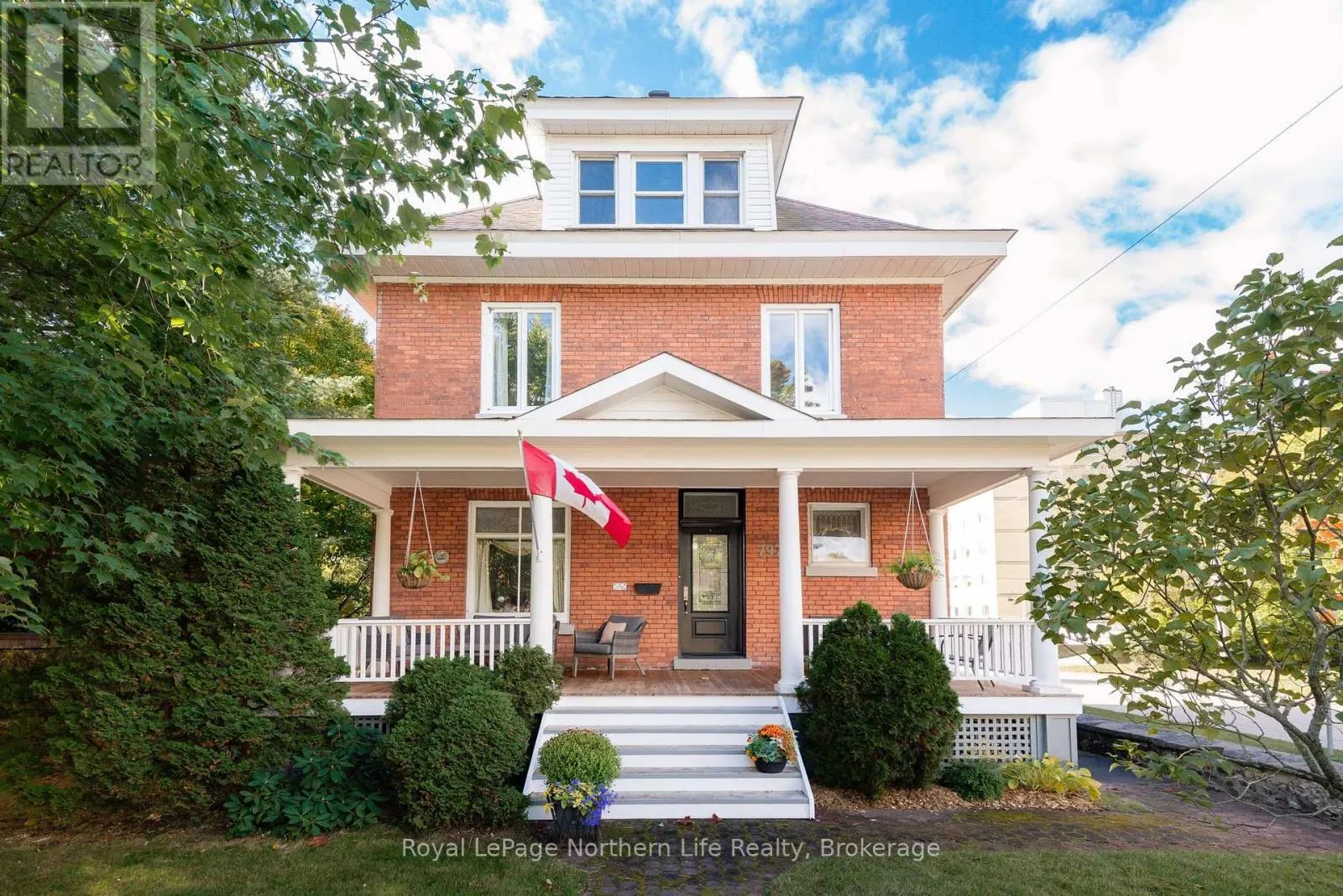 797 MCINTYRE STREET W