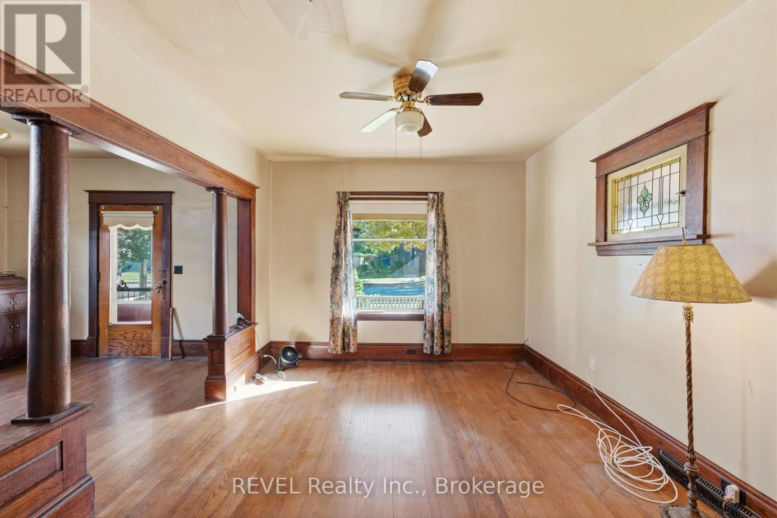 63 CARLETON STREET S