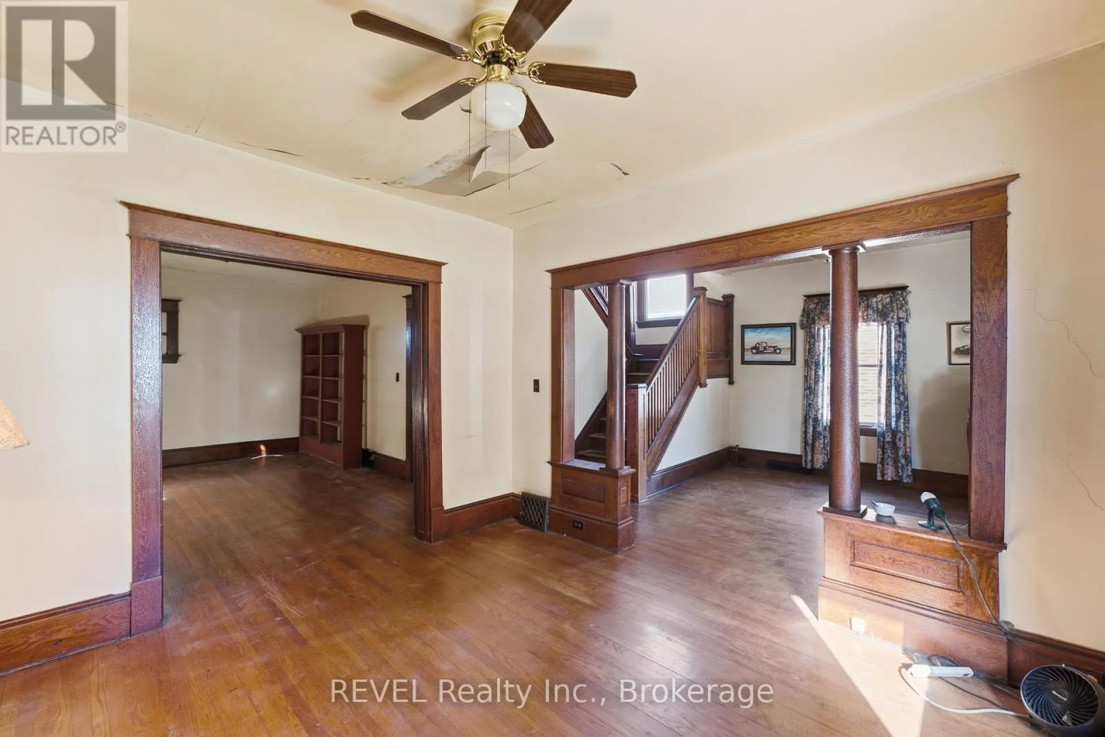 63 CARLETON STREET S
