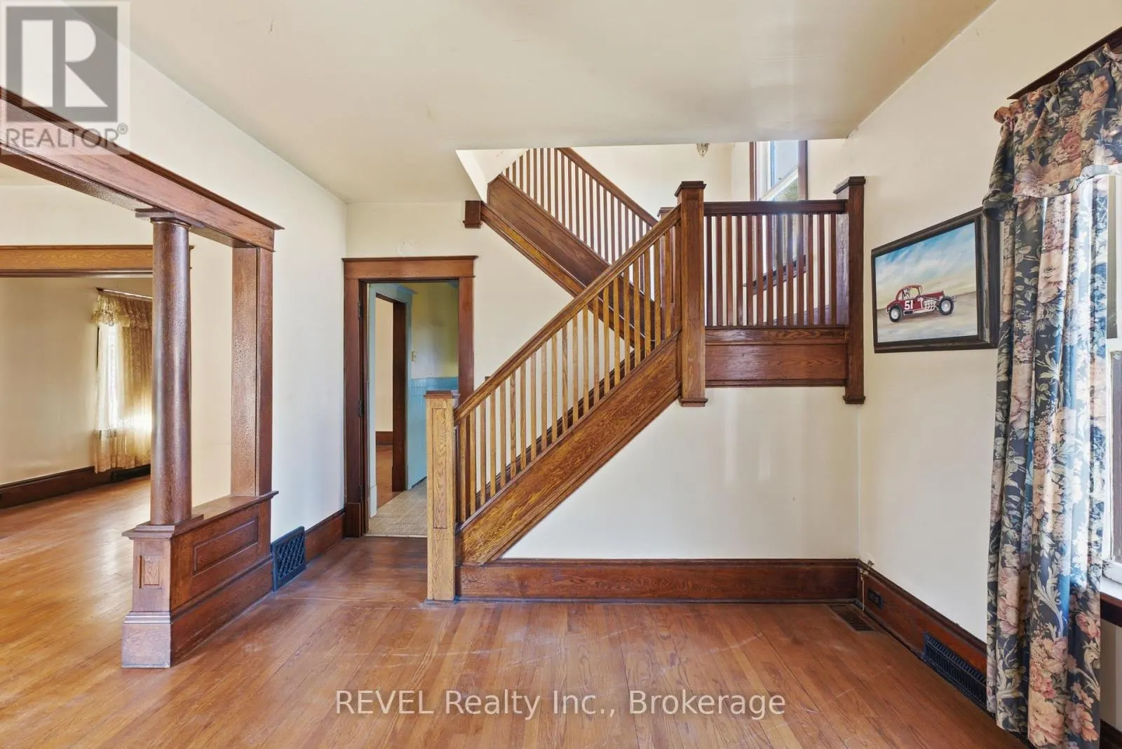 63 CARLETON STREET S