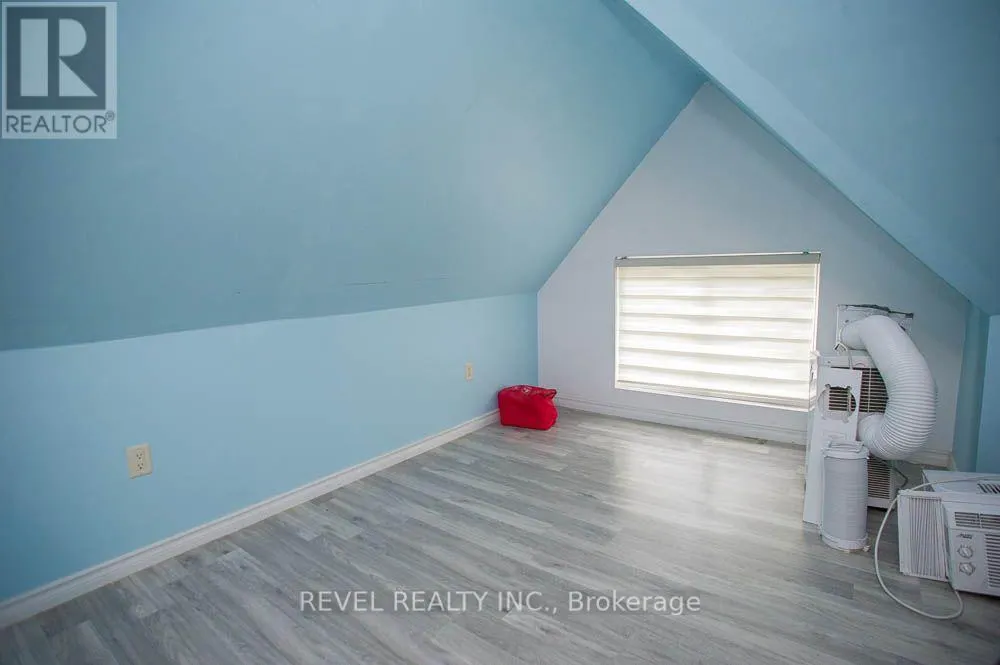 UPPER - 234 SHERIDAN STREET