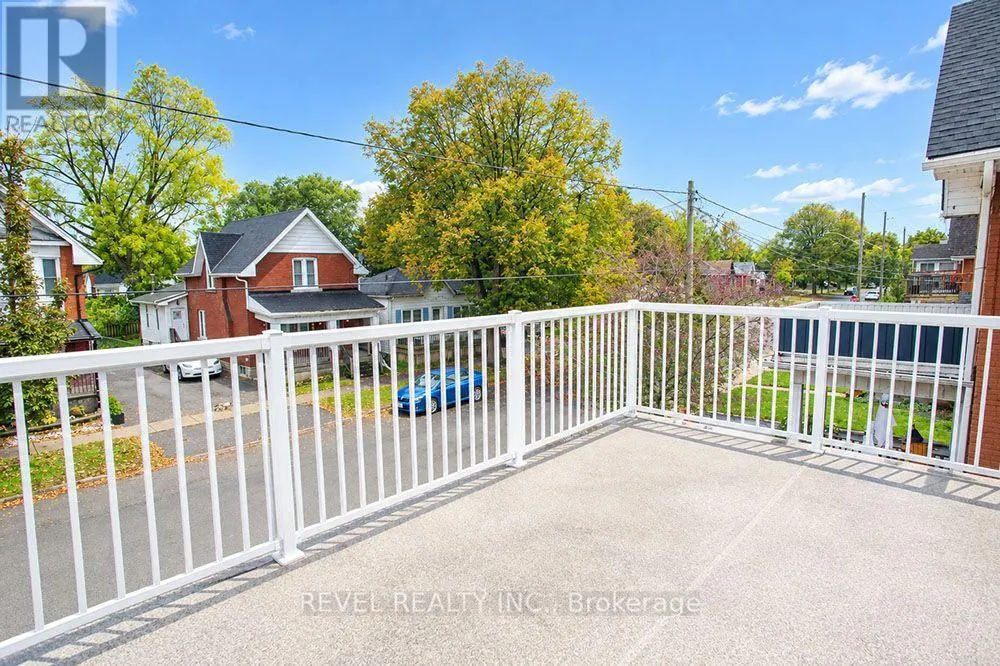 UPPER - 234 SHERIDAN STREET