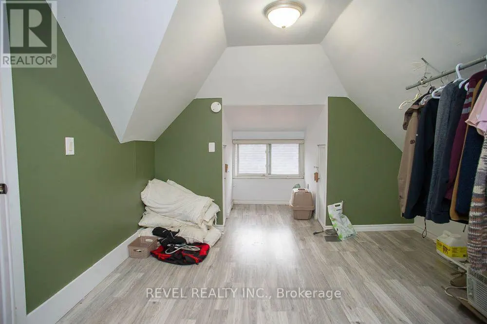 UPPER - 234 SHERIDAN STREET