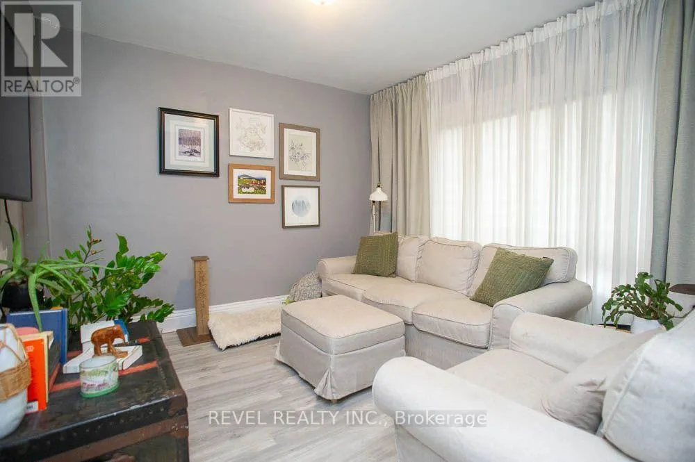 UPPER - 234 SHERIDAN STREET