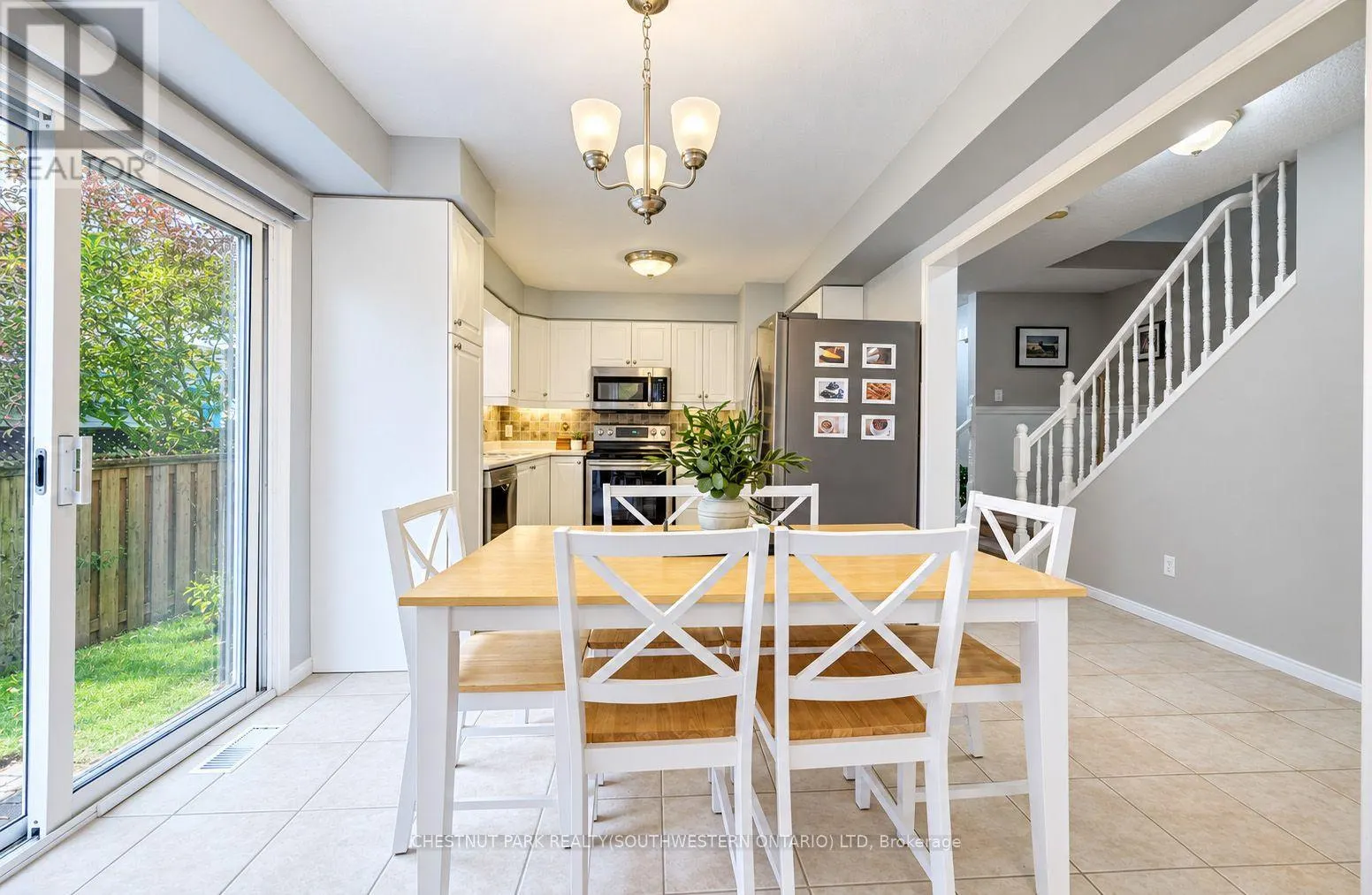24 WHITE SANDS COURT