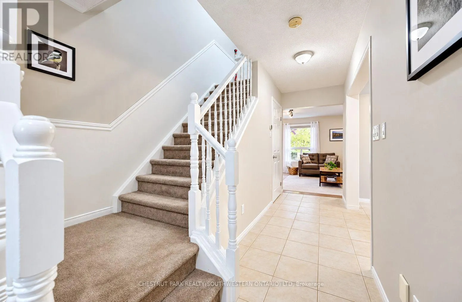 24 WHITE SANDS COURT