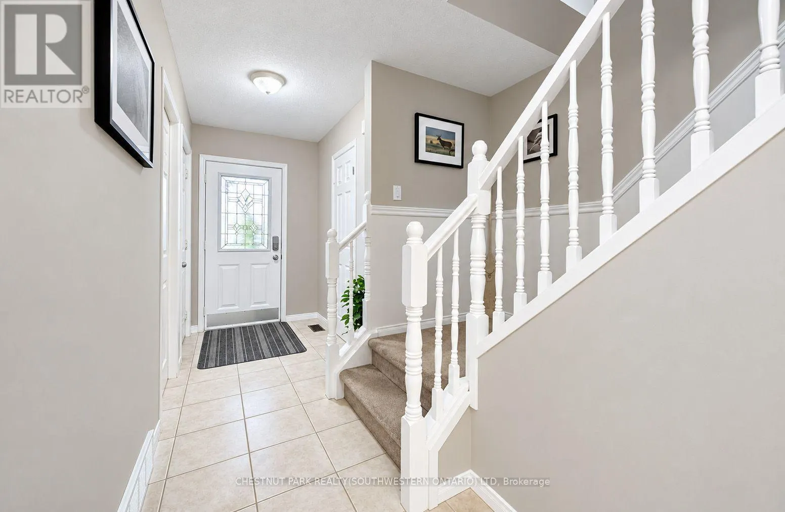 24 WHITE SANDS COURT
