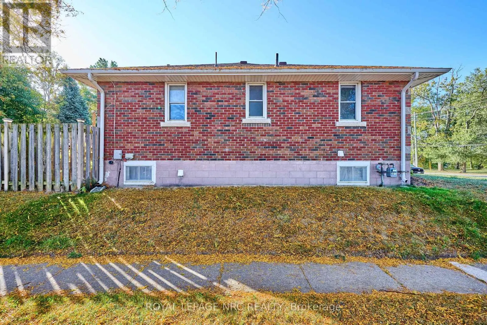 2862 DORCHESTER ROAD