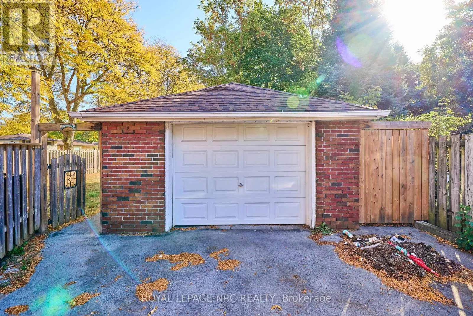 2862 DORCHESTER ROAD