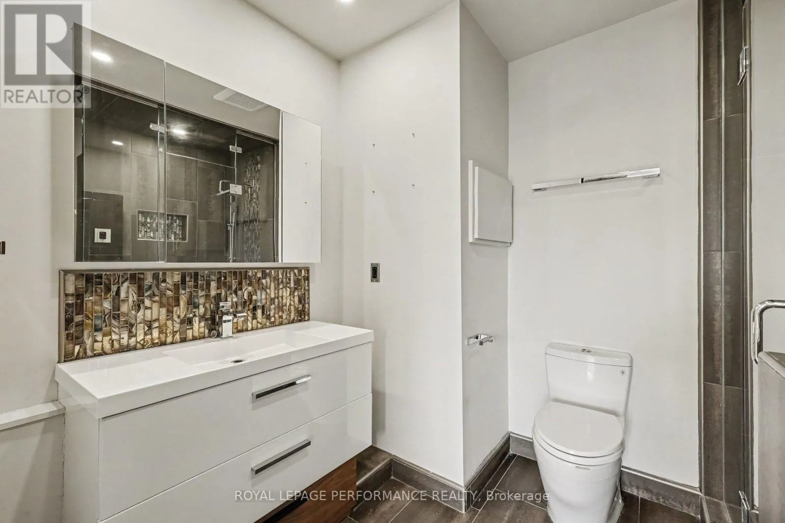 PH3 - 364 COOPER STREET