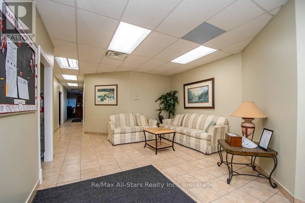 51 CREEKSIDE CIRCLE