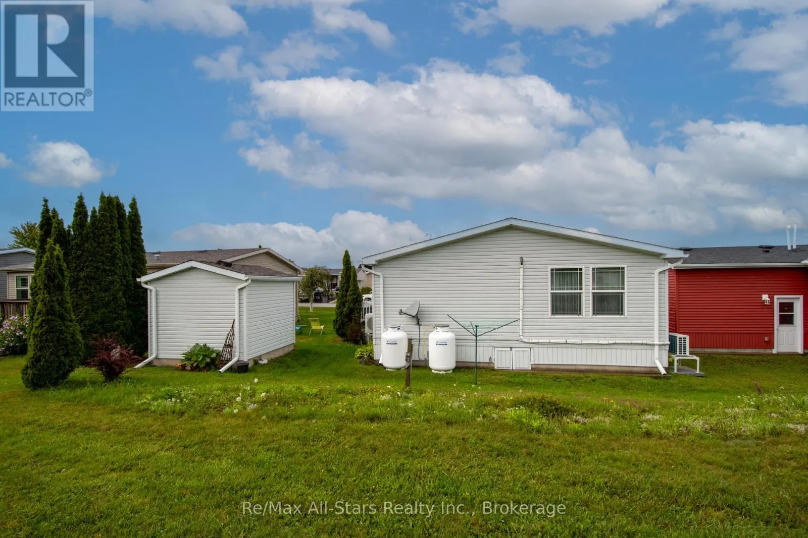 51 CREEKSIDE CIRCLE