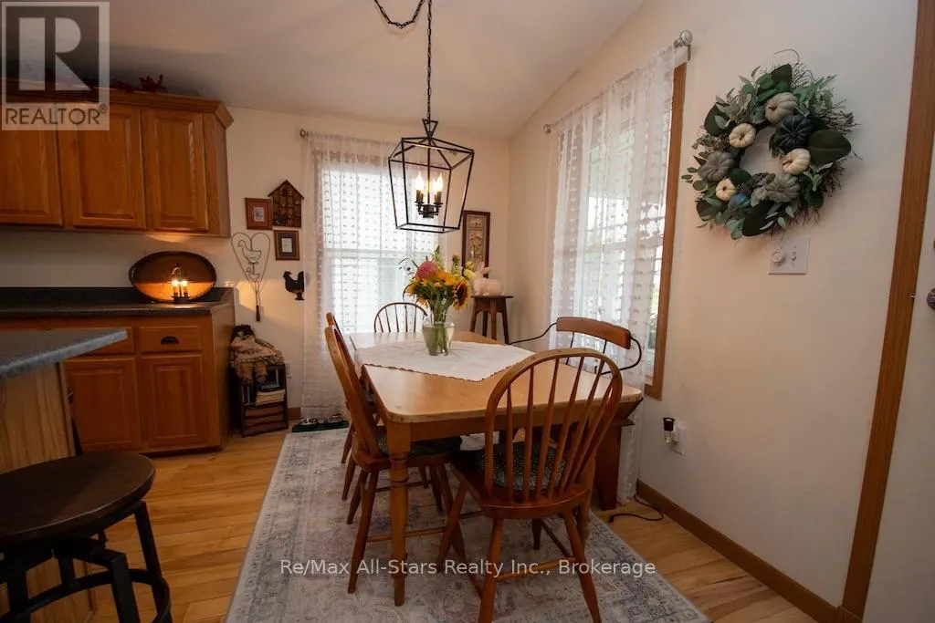 51 CREEKSIDE CIRCLE