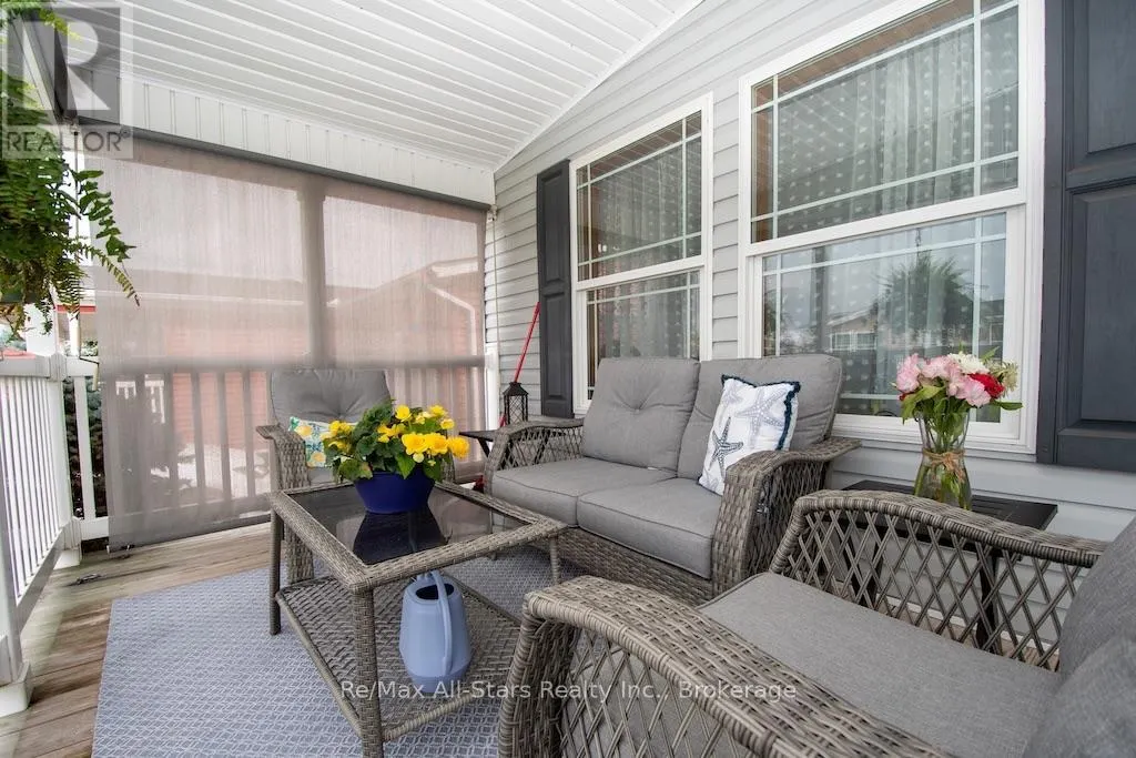 51 CREEKSIDE CIRCLE