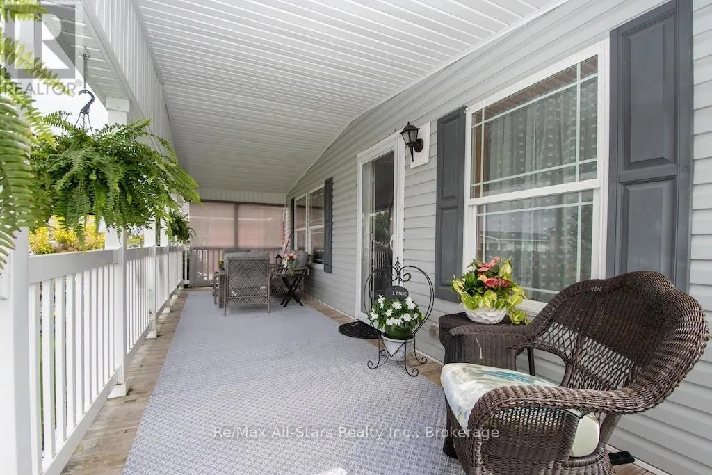 51 CREEKSIDE CIRCLE