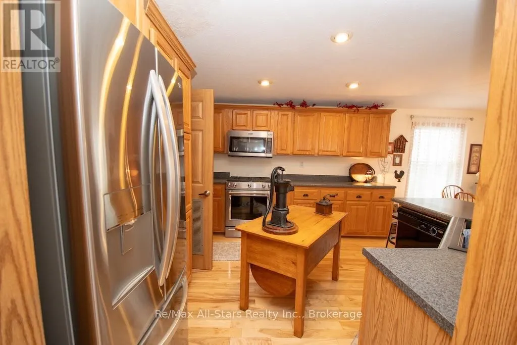 51 CREEKSIDE CIRCLE