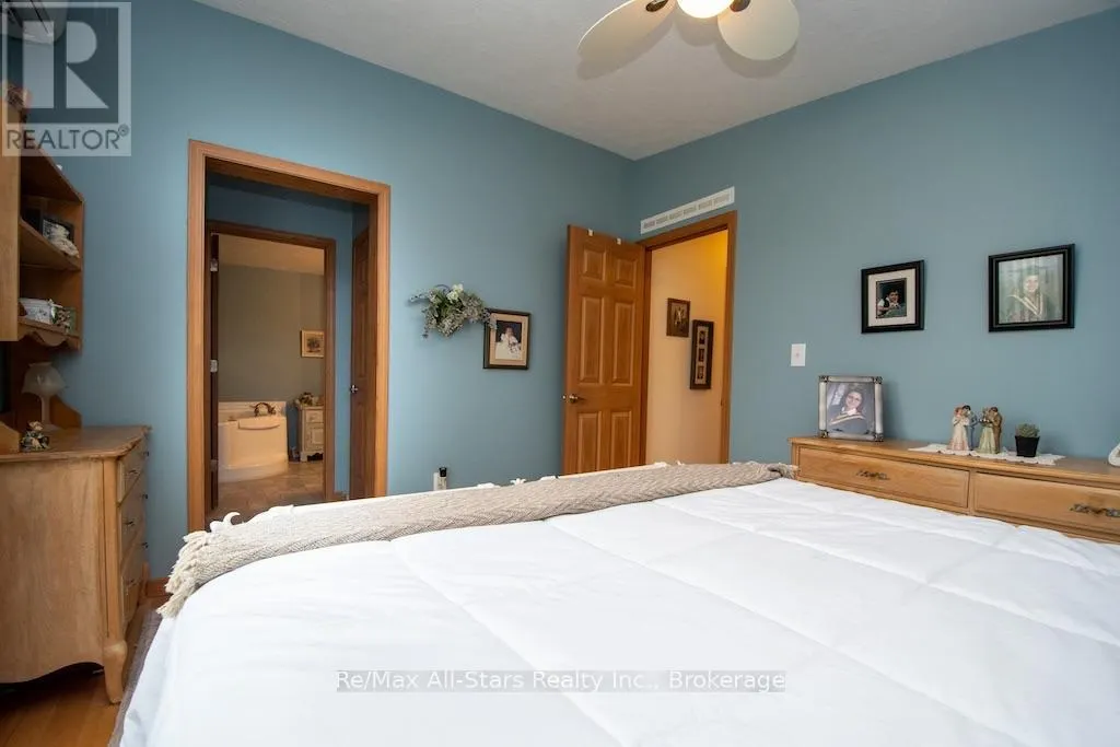 51 CREEKSIDE CIRCLE