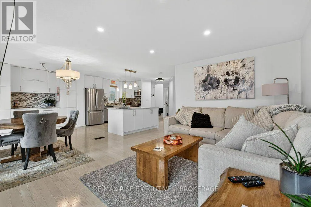 1543 PROVIDENCE CRESCENT