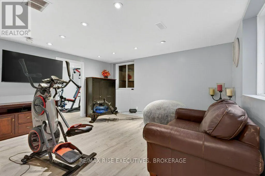 1543 PROVIDENCE CRESCENT