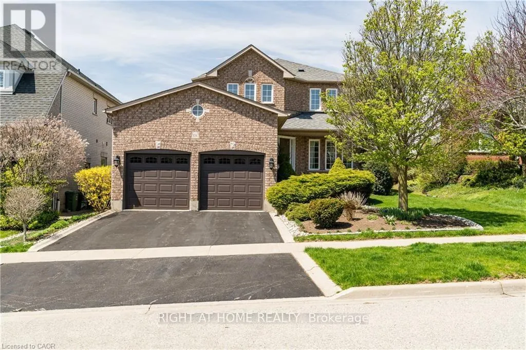 106 MOORE CRESCENT