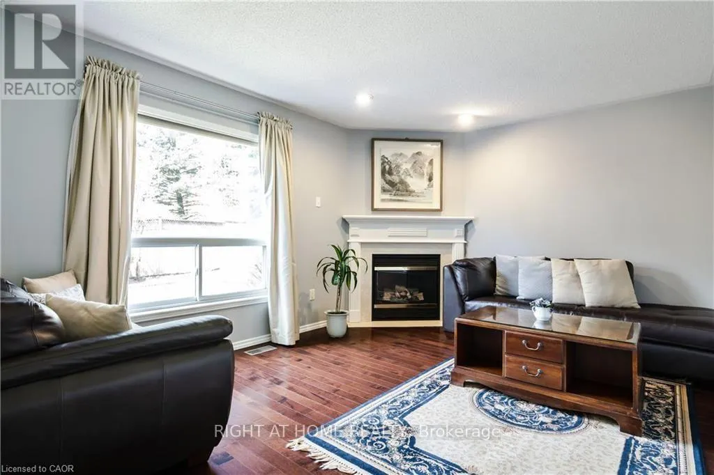106 MOORE CRESCENT