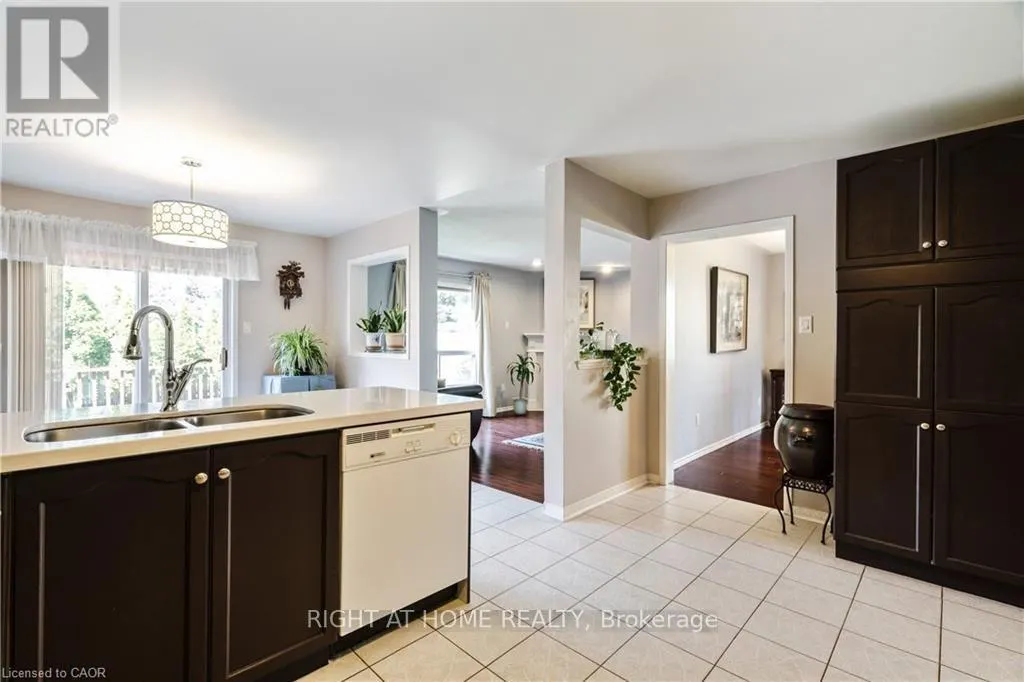 106 MOORE CRESCENT