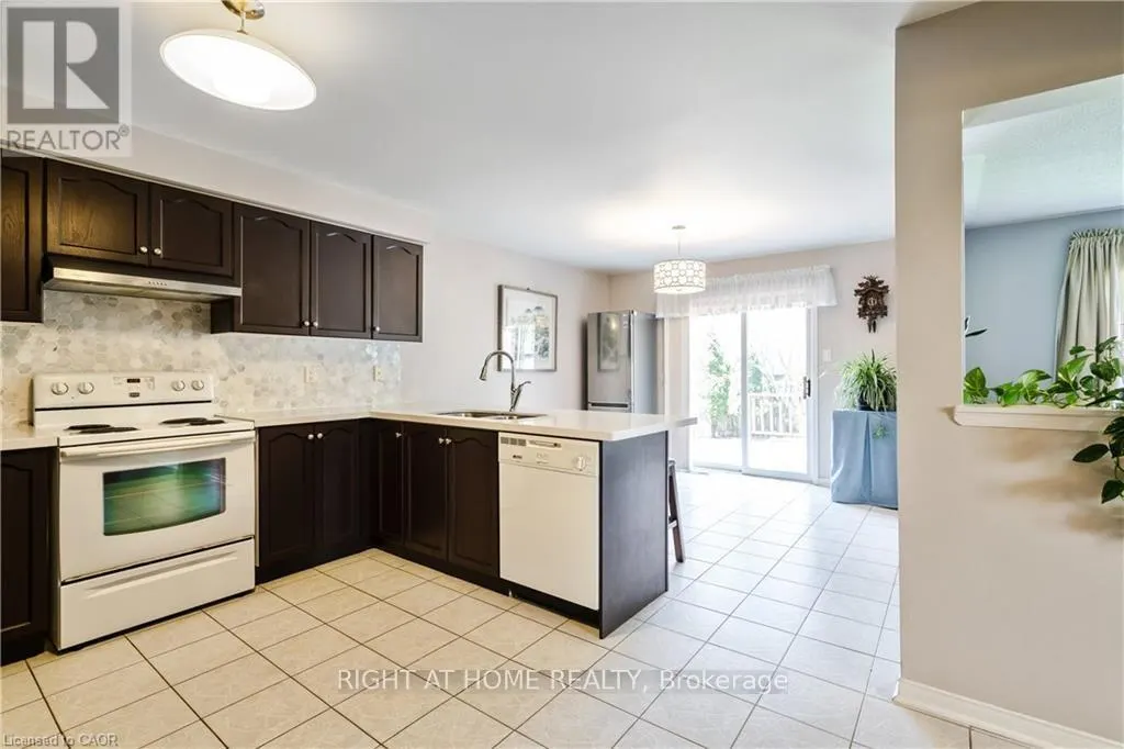 106 MOORE CRESCENT