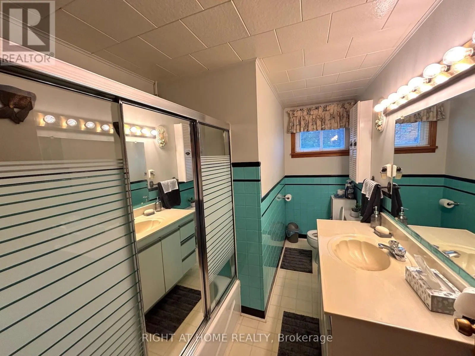 145853 GREY ROAD 12